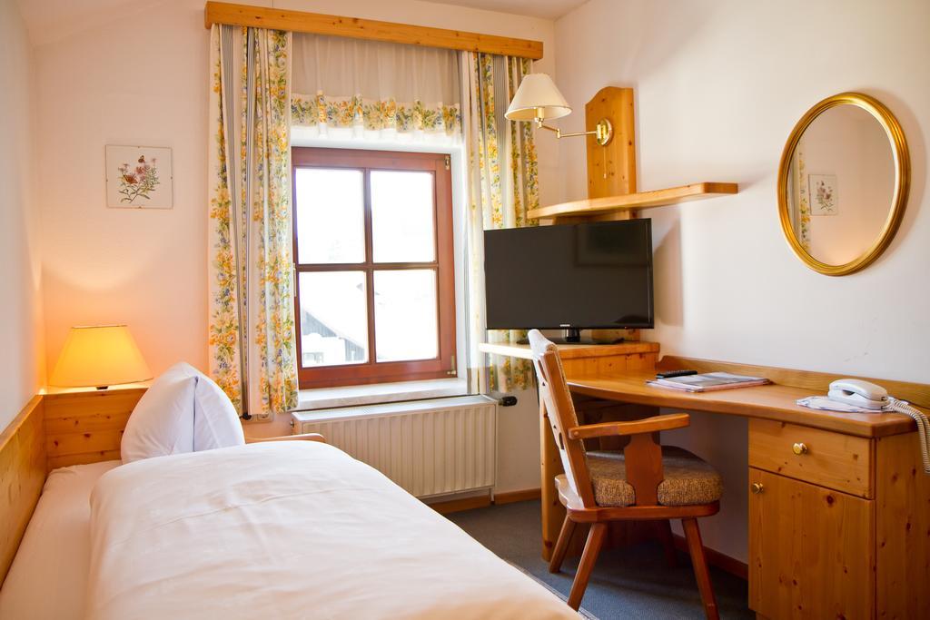 Gasthof-Hotel Bramosen Weyregg Quarto foto